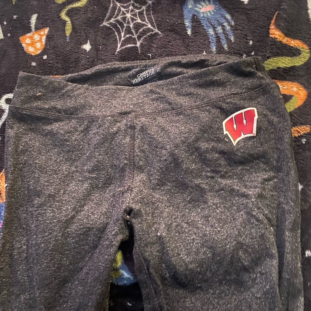 Heathered gray Wisconsin badger women leggings